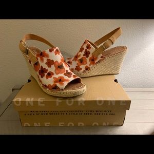 NEW - TOMS Monica Poppy Watercolor Floral Wedge